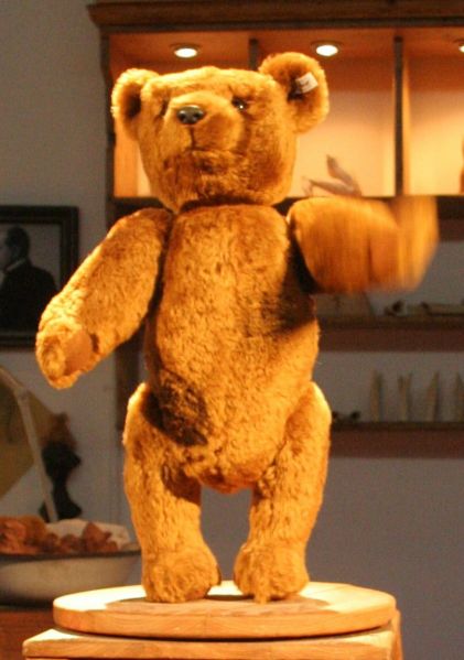 Datei:Bi-W-T Teddybear Nachbildung 55PB.jpg